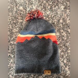 ROVE Women’s Mountain Pattern Pom-Pom Squaw Alpine Beanie OS Gray